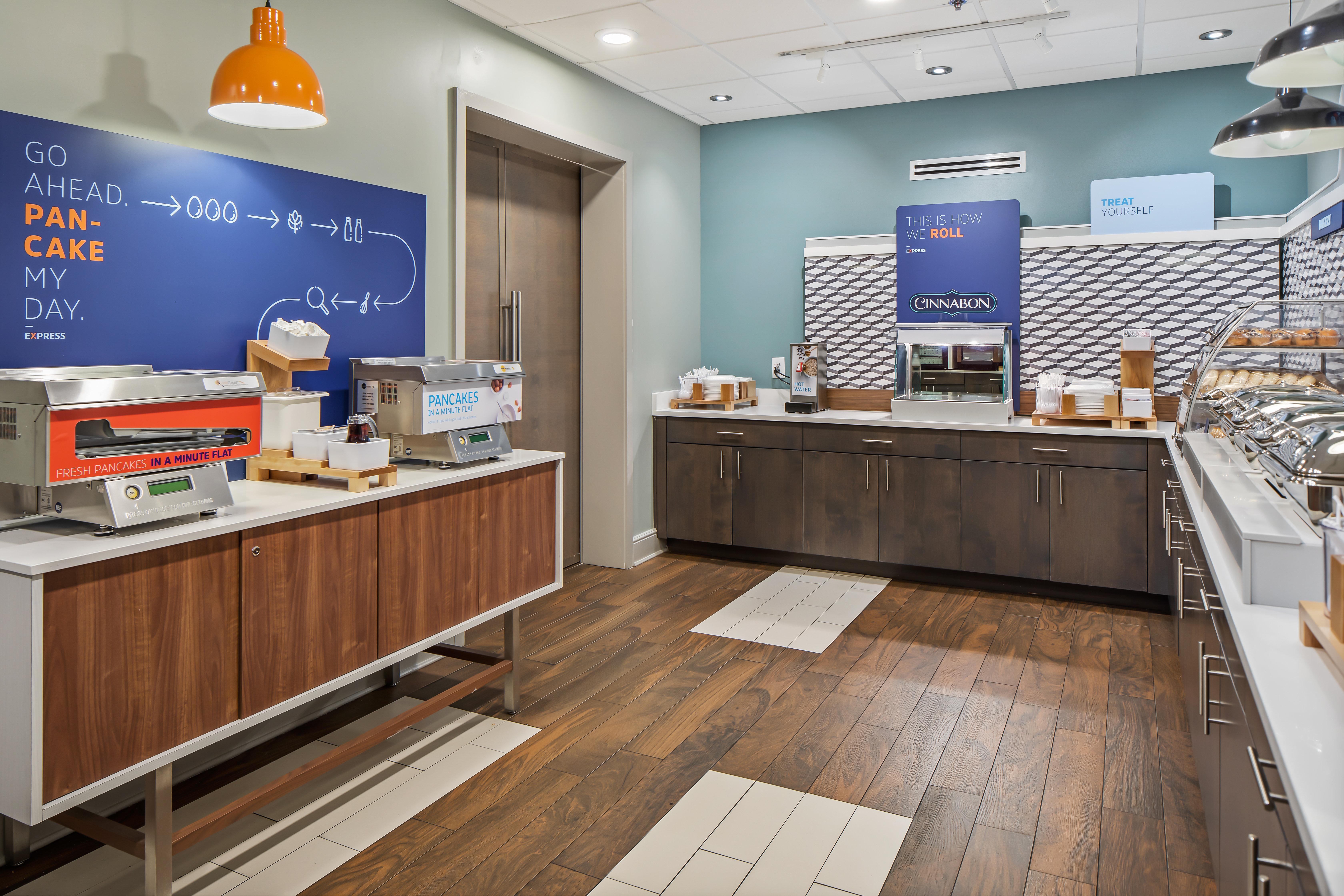 Holiday Inn Express Atlanta Airport-College Park By Ihg Extérieur photo